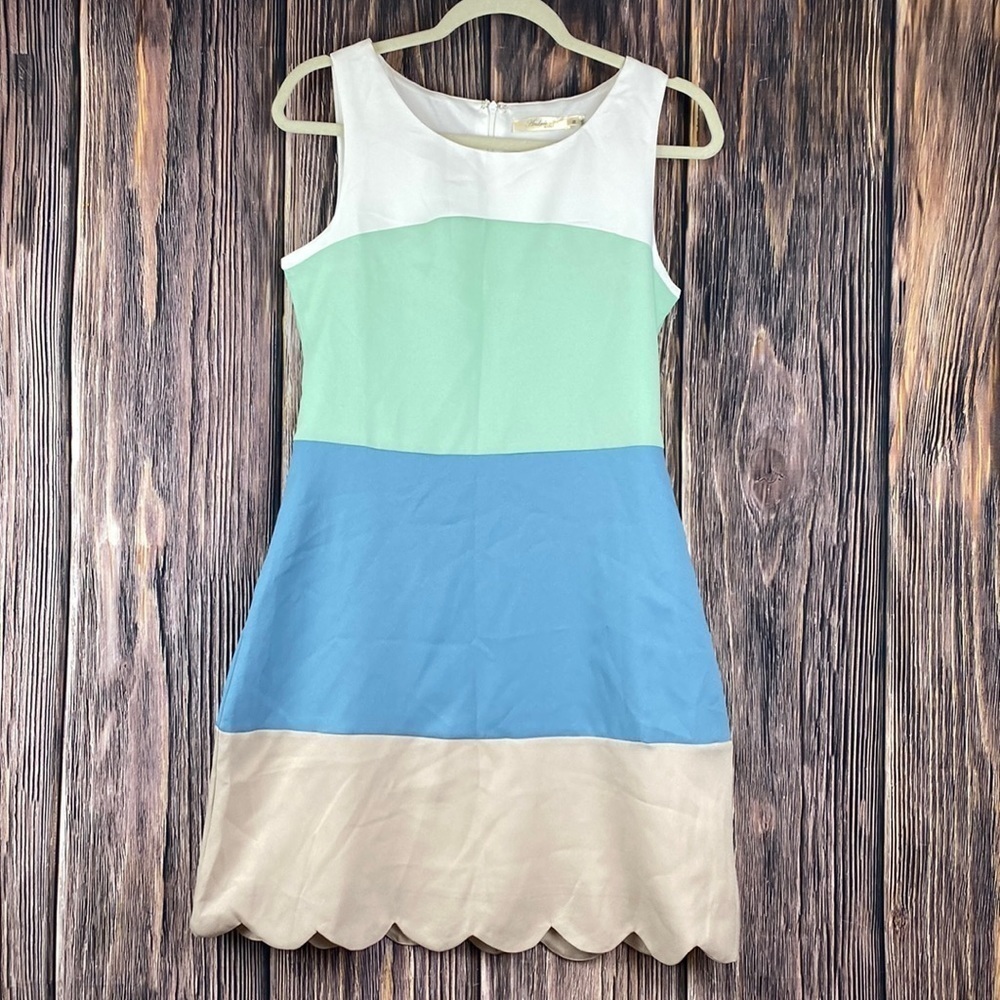 Woman’s Andree By Unit Color Blocking Dress With Scallop Hem- Size Small